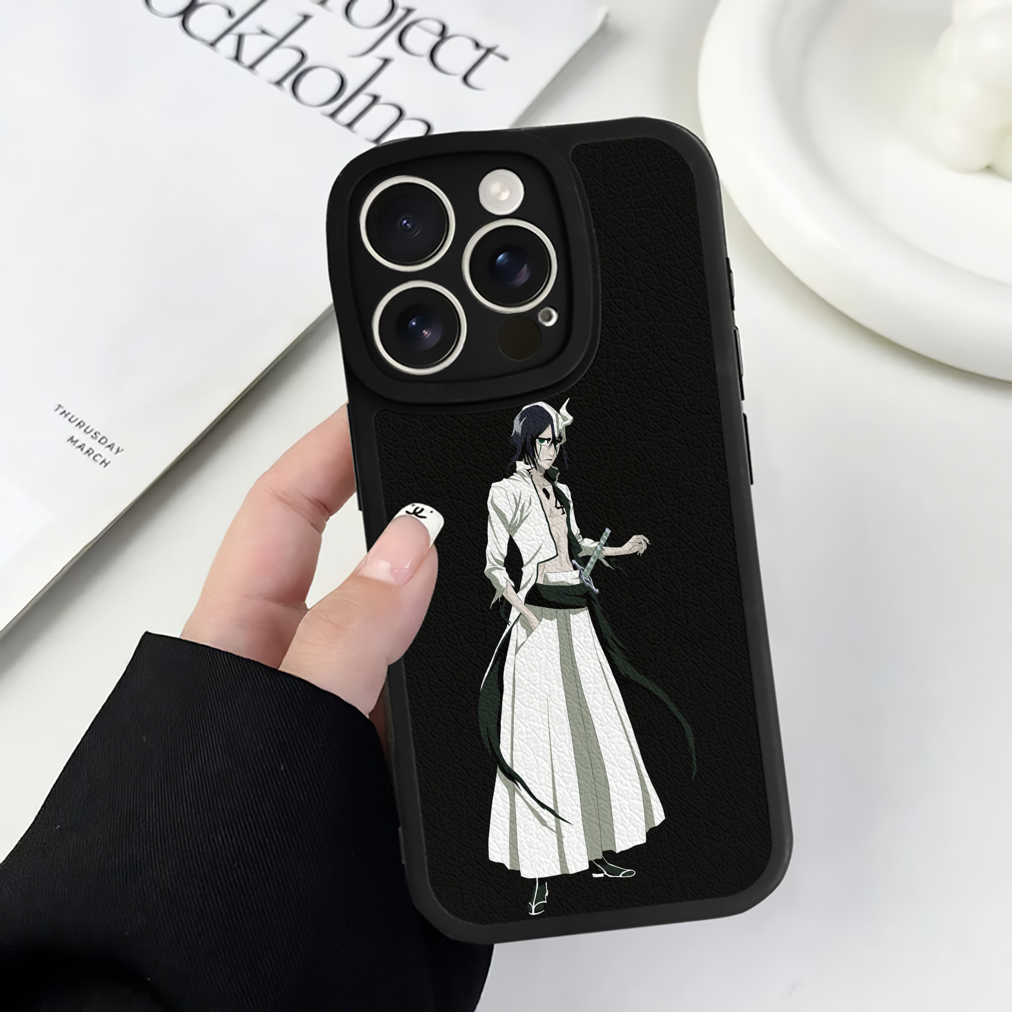 （画像用） ブリーチ ウルキオラ·シファー BLEACH Ulquiorra cifer 【iPhone 16シリーズ対応】シリコンスマホケース（レザー調） 材質：シリコン